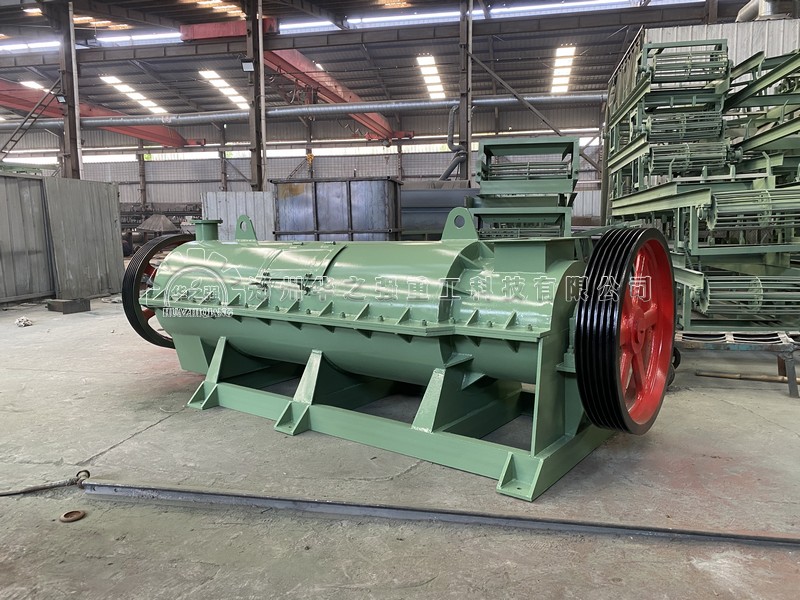 新型有機(jī)肥攪齒造粒機(jī)具有哪些特點(diǎn)？